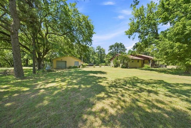 662 S Range Road, Mcloud, OK 74851