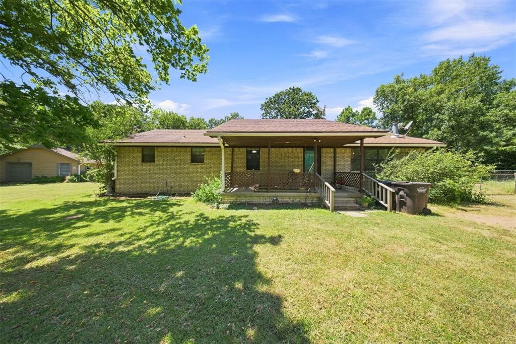 662 S Range Road, Mcloud, OK 74851
