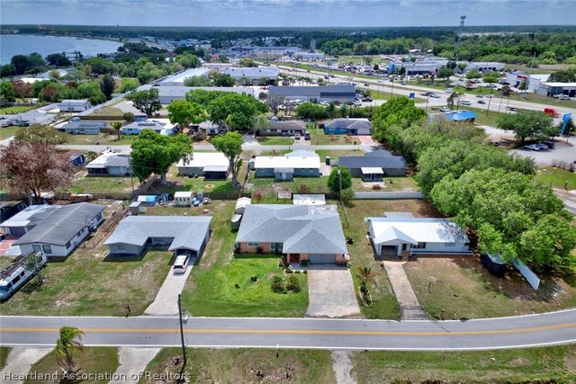 1529 Vicki Drive, Sebring, FL 33870