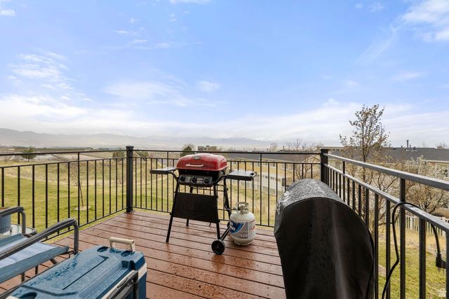 33 E ANN ARBOR DR, Draper, UT 84020