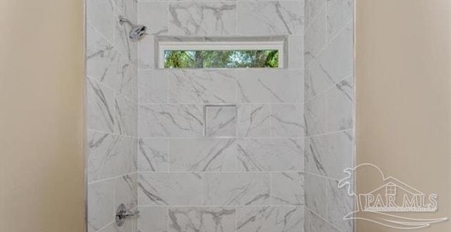 971 W Romana, Pensacola, FL 32502