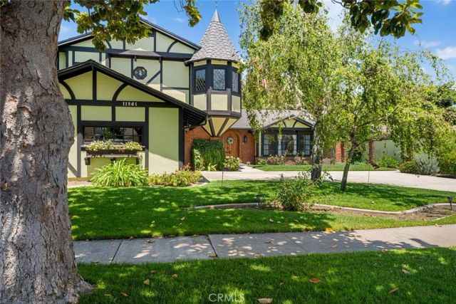 11261 Kensington, Rossmoor, CA 90720