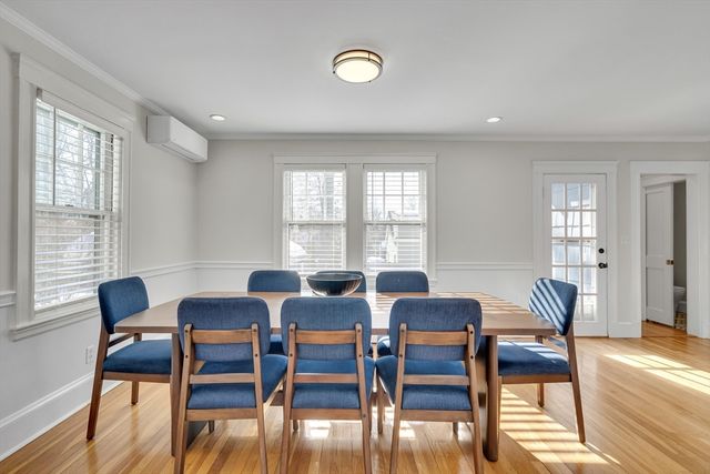 10 Dexter Rd, Lexington, MA 02420