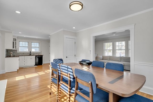10 Dexter Rd, Lexington, MA 02420