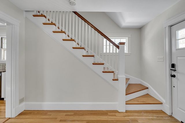 10 Dexter Rd, Lexington, MA 02420
