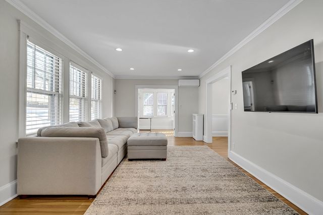 10 Dexter Rd, Lexington, MA 02420