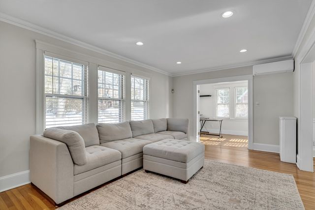 10 Dexter Rd, Lexington, MA 02420