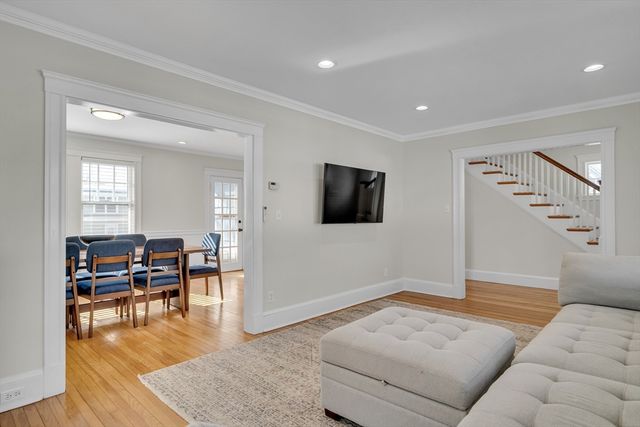 10 Dexter Rd, Lexington, MA 02420