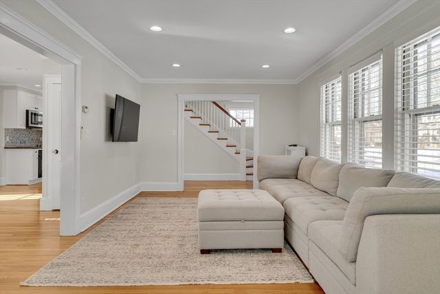 10 Dexter Rd, Lexington, MA 02420
