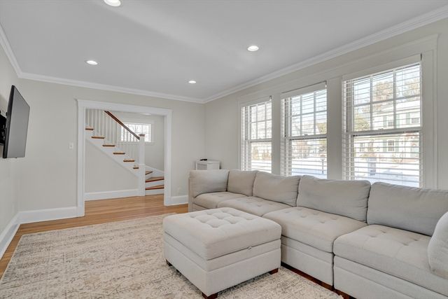 10 Dexter Rd, Lexington, MA 02420