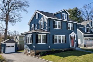 10 Dexter Rd, Lexington, MA 02420