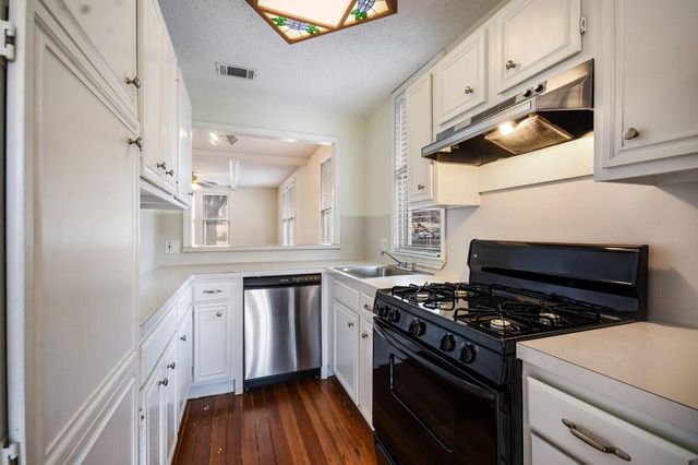 609 Harthan ST A, Austin, TX 78703