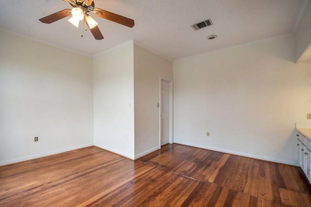 609 Harthan ST A, Austin, TX 78703