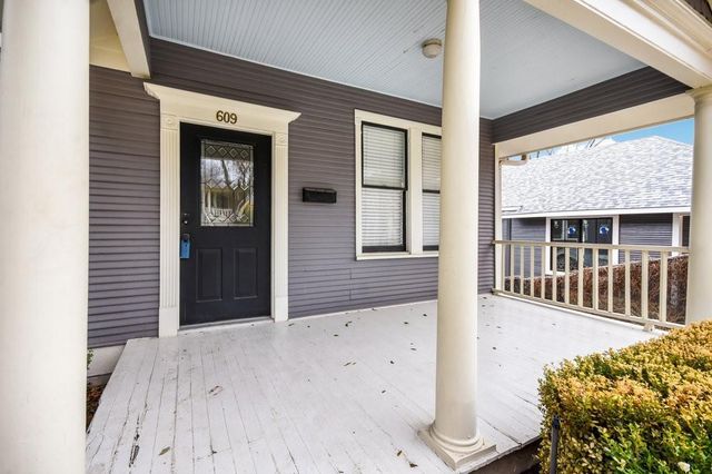 609 Harthan ST A, Austin, TX 78703