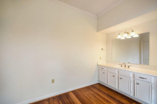609 Harthan ST A, Austin, TX 78703