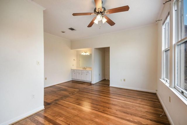 609 Harthan ST A, Austin, TX 78703