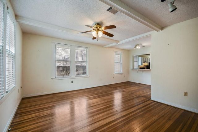 609 Harthan ST A, Austin, TX 78703