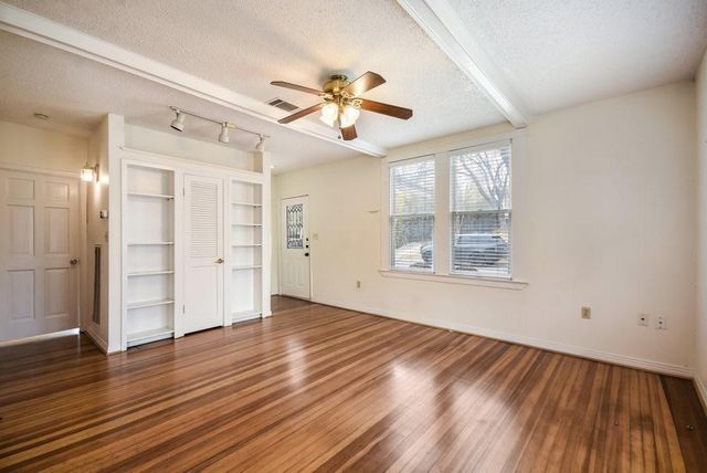 609 Harthan ST A, Austin, TX 78703
