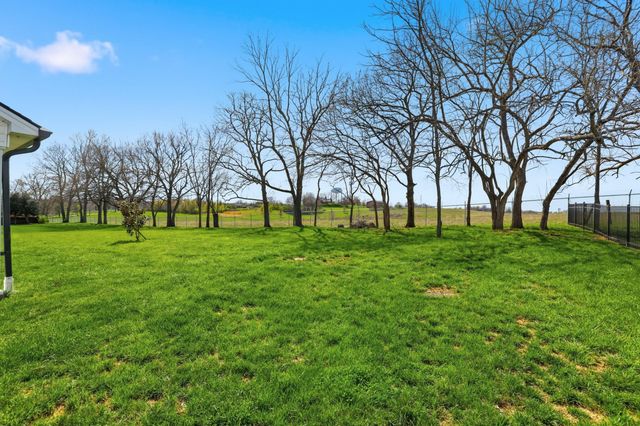 566 Harvest Lane, Harrodsburg, KY 40330