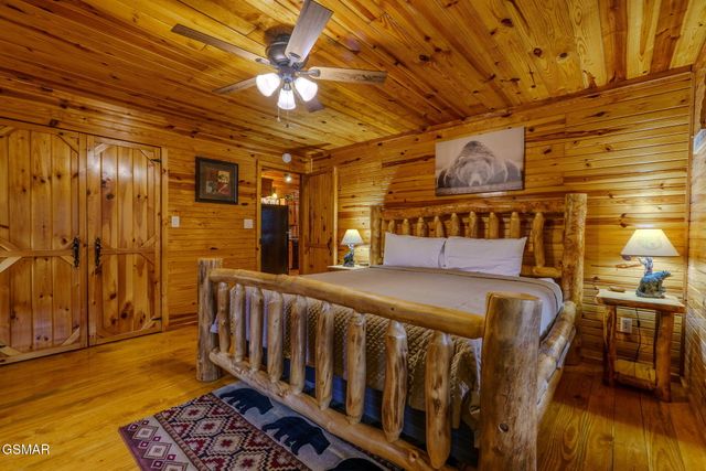 4040 Hickory Hollow Way, Sevierville, TN 37862