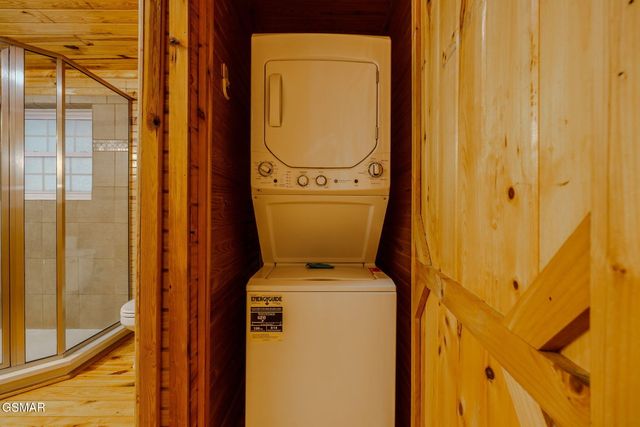 4040 Hickory Hollow Way, Sevierville, TN 37862