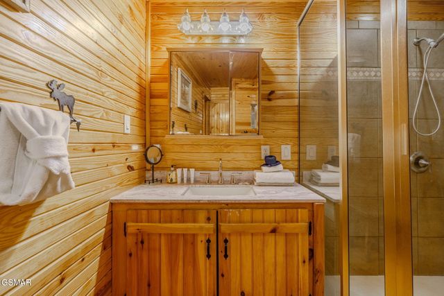 4040 Hickory Hollow Way, Sevierville, TN 37862