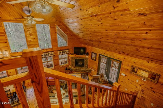 4040 Hickory Hollow Way, Sevierville, TN 37862