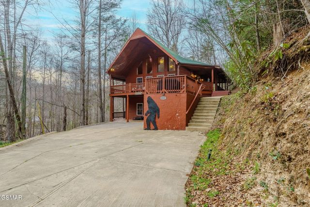4040 Hickory Hollow Way, Sevierville, TN 37862
