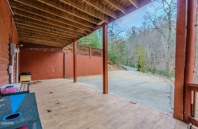 4040 Hickory Hollow Way, Sevierville, TN 37862