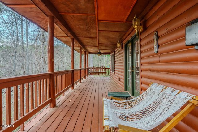 4040 Hickory Hollow Way, Sevierville, TN 37862