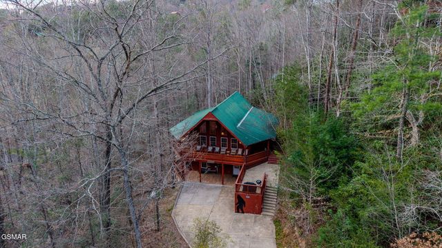4040 Hickory Hollow Way, Sevierville, TN 37862