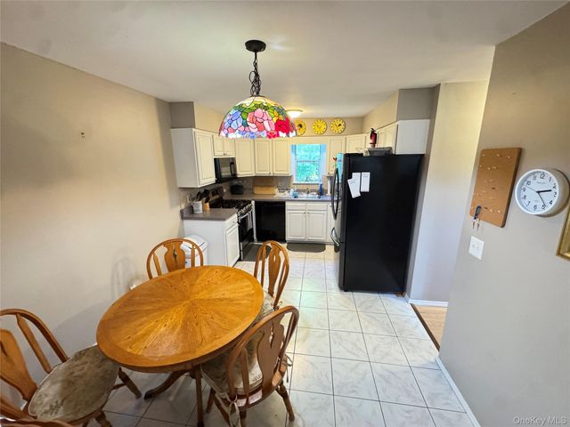1 Hawthorne Court, Fishkill, NY 12524