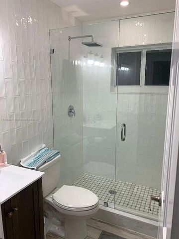 600 NE 7th Ave 12, Fort Lauderdale, FL 33304