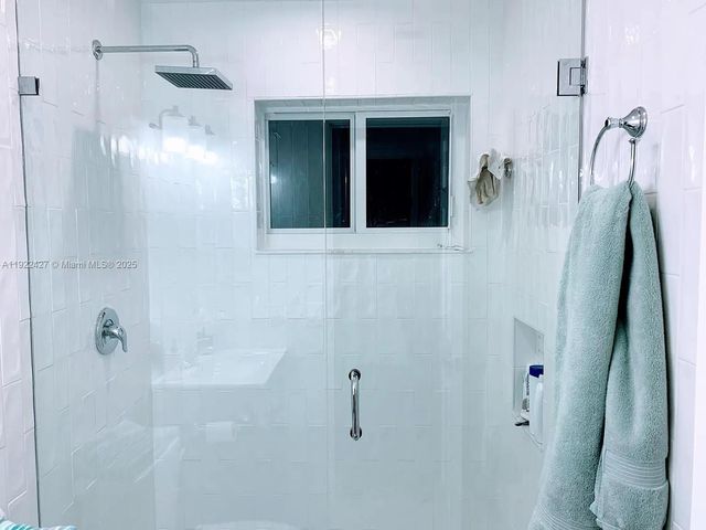 600 NE 7th Ave 12, Fort Lauderdale, FL 33304