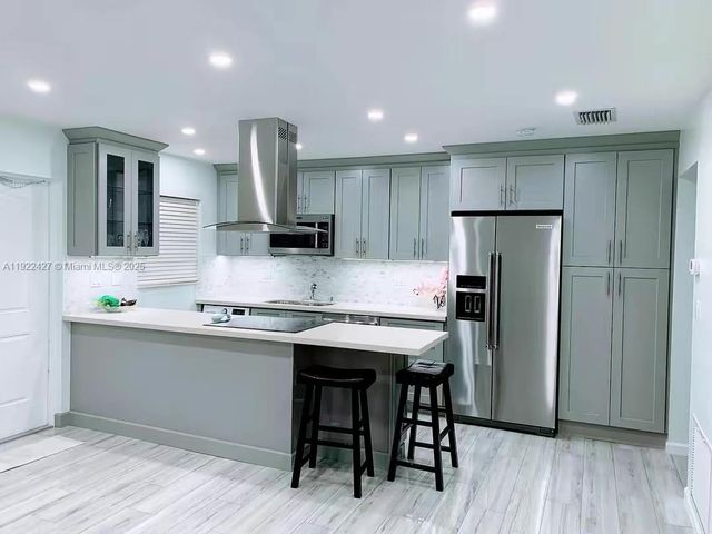 600 NE 7th Ave 12, Fort Lauderdale, FL 33304