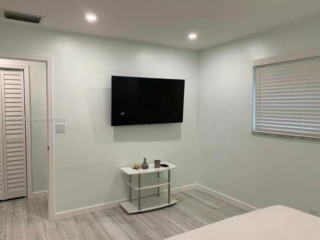 600 NE 7th Ave 12, Fort Lauderdale, FL 33304