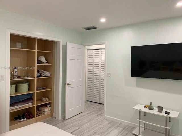 600 NE 7th Ave 12, Fort Lauderdale, FL 33304