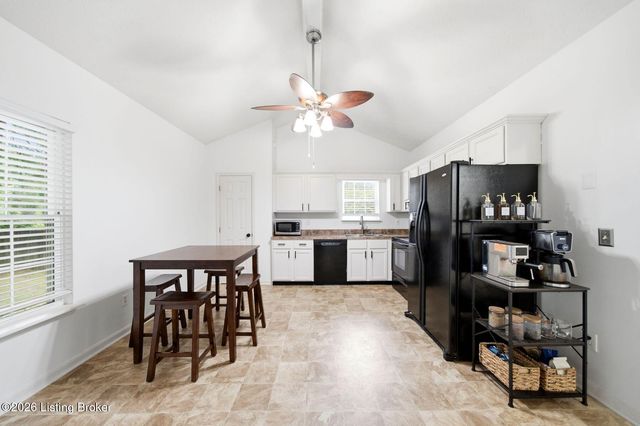 10200 Arbor Oak Dr, Louisville, KY 40229