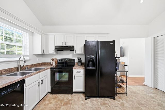 10200 Arbor Oak Dr, Louisville, KY 40229