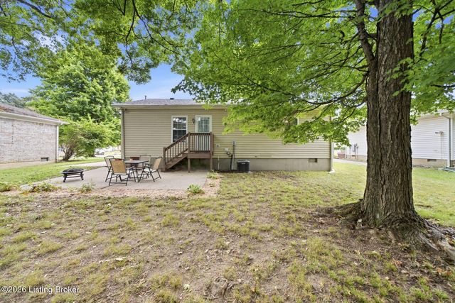 10200 Arbor Oak Dr, Louisville, KY 40229