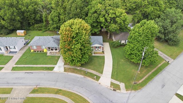 10200 Arbor Oak Dr, Louisville, KY 40229