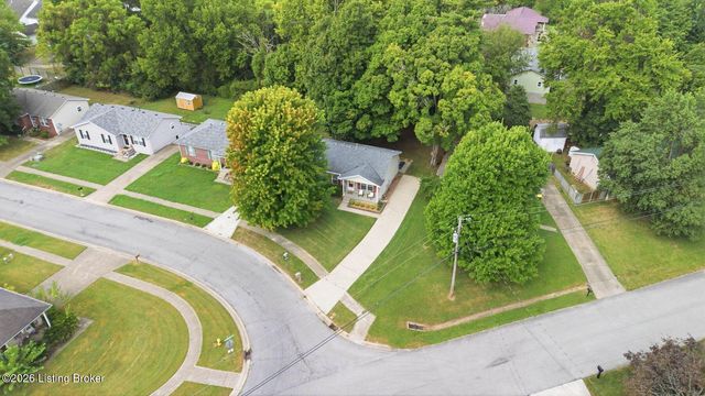 10200 Arbor Oak Dr, Louisville, KY 40229