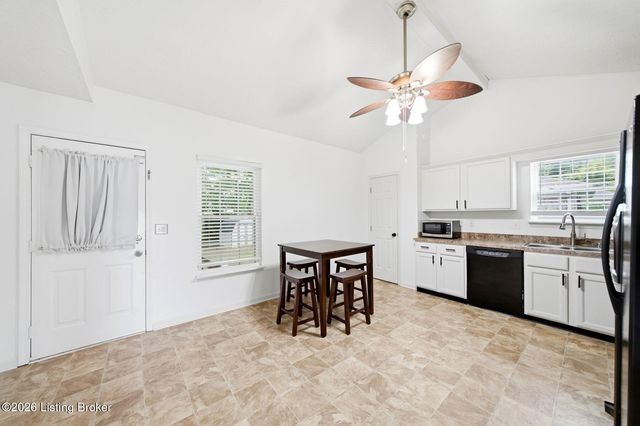 10200 Arbor Oak Dr, Louisville, KY 40229