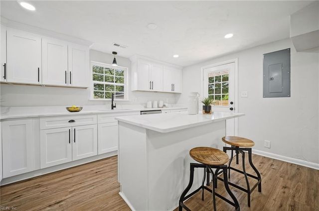 105 Wythe Crescent DR, Hampton, VA 23661