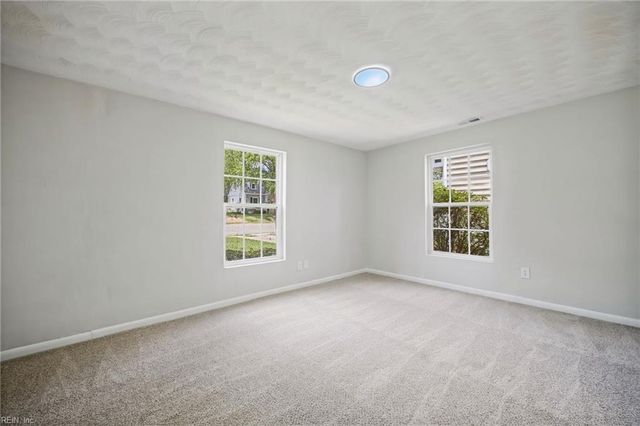 105 Wythe Crescent DR, Hampton, VA 23661