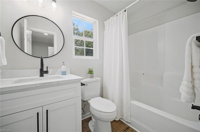 105 Wythe Crescent DR, Hampton, VA 23661