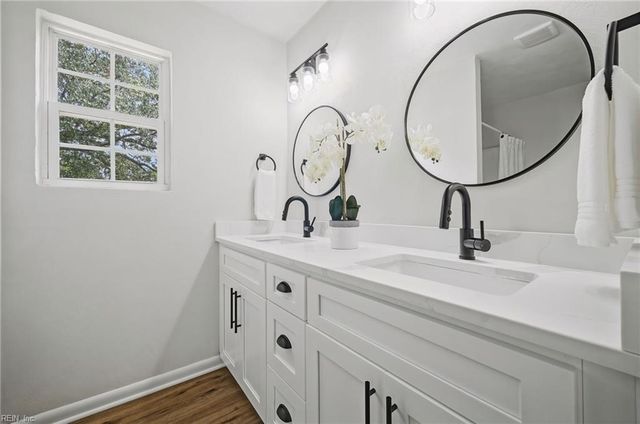 105 Wythe Crescent DR, Hampton, VA 23661