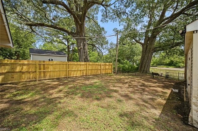 105 Wythe Crescent DR, Hampton, VA 23661