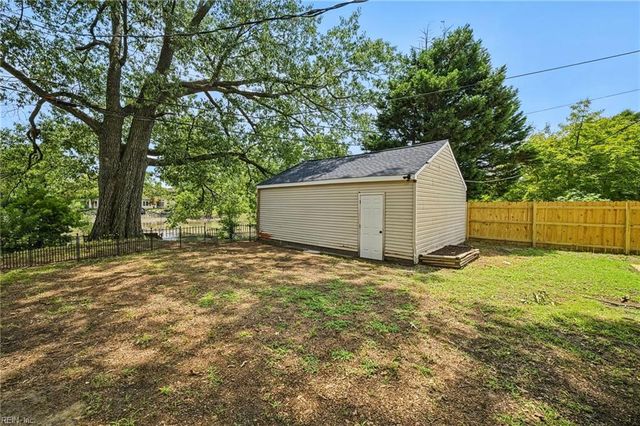 105 Wythe Crescent DR, Hampton, VA 23661
