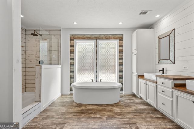 1262 Penny Morris Road, Baxley, GA 31513